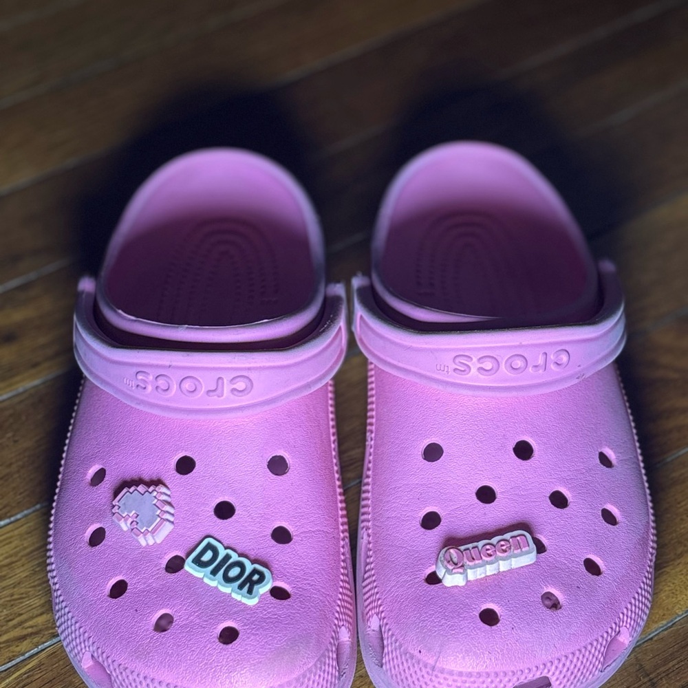 Dior  Pink Crocs